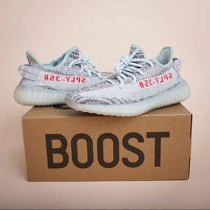 NWT - Yeezy Boost 350 V2 - Men’s 5 / Women’s 6